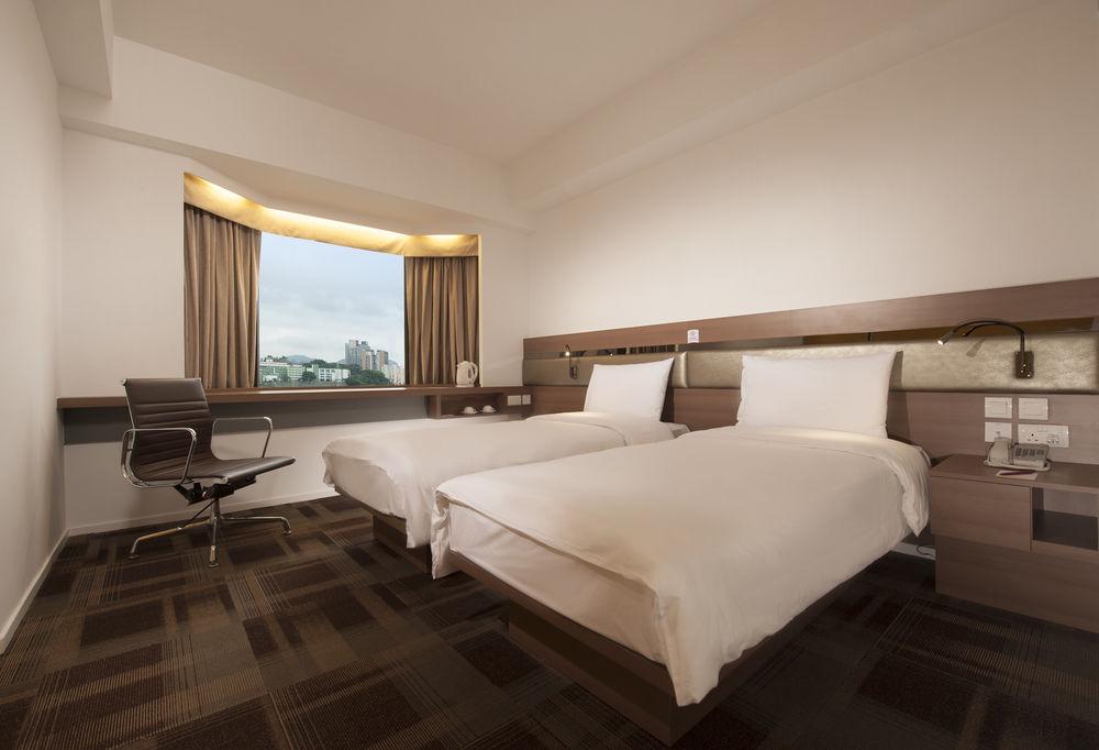Hotel Travelodge Kowloon 3*